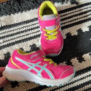 Like new girls ASICS shoes